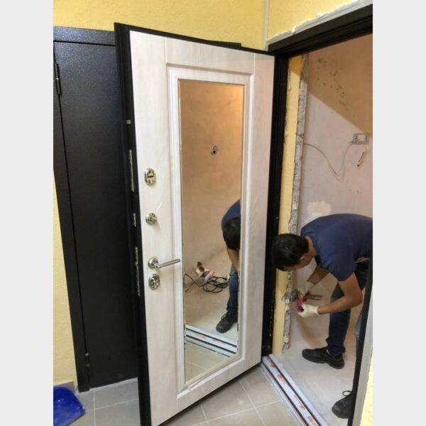 installation-of-metal-doors-720x720-v3v0q70